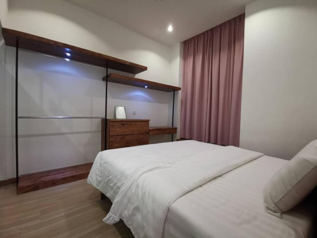 Exclusuites @ The Wave