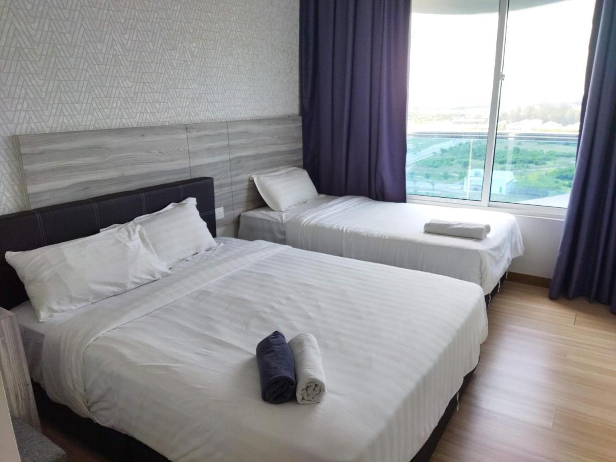 Exclusuites @ The Wave *
