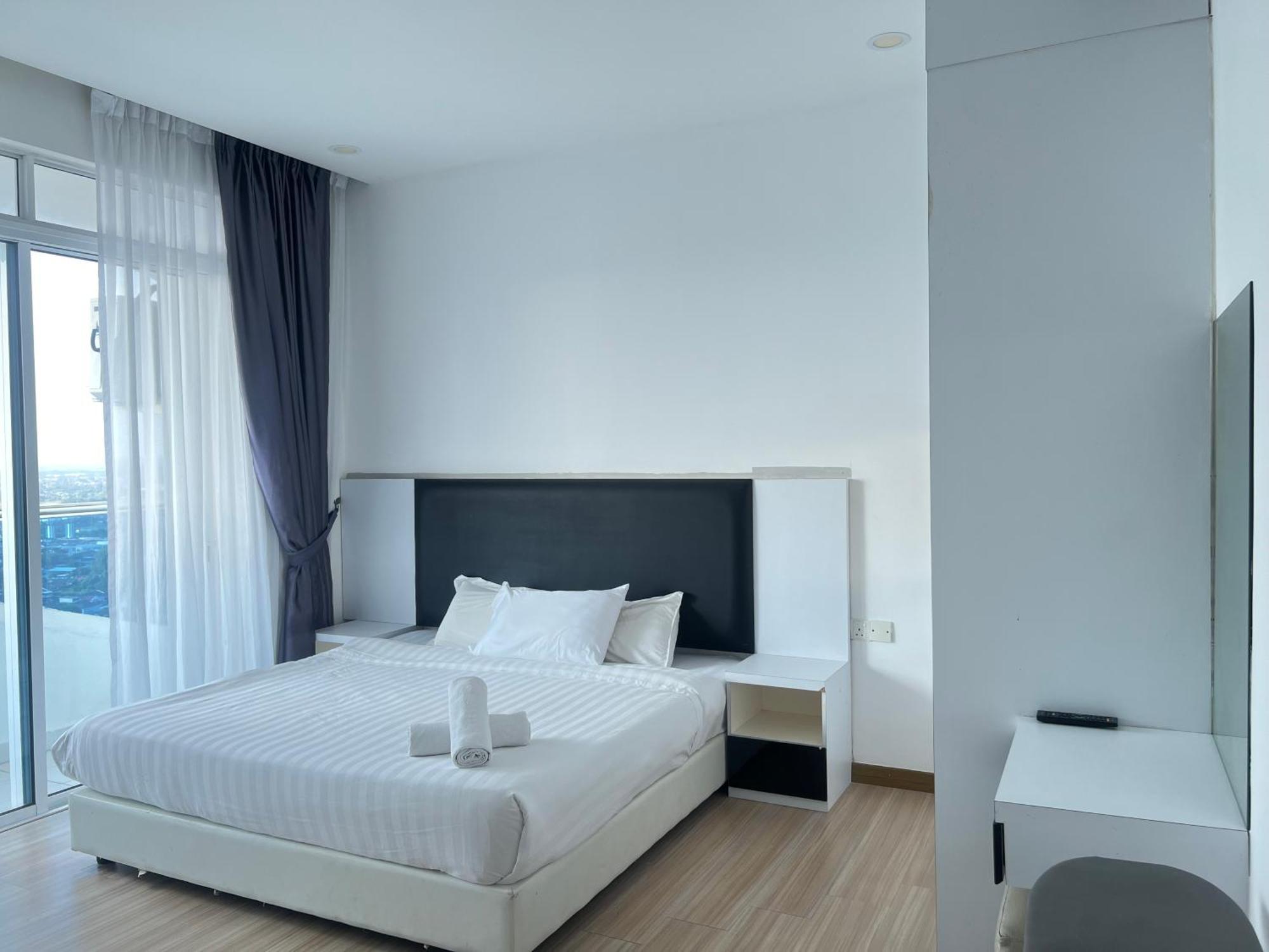 Exclusuites @ The Wave Apartment *